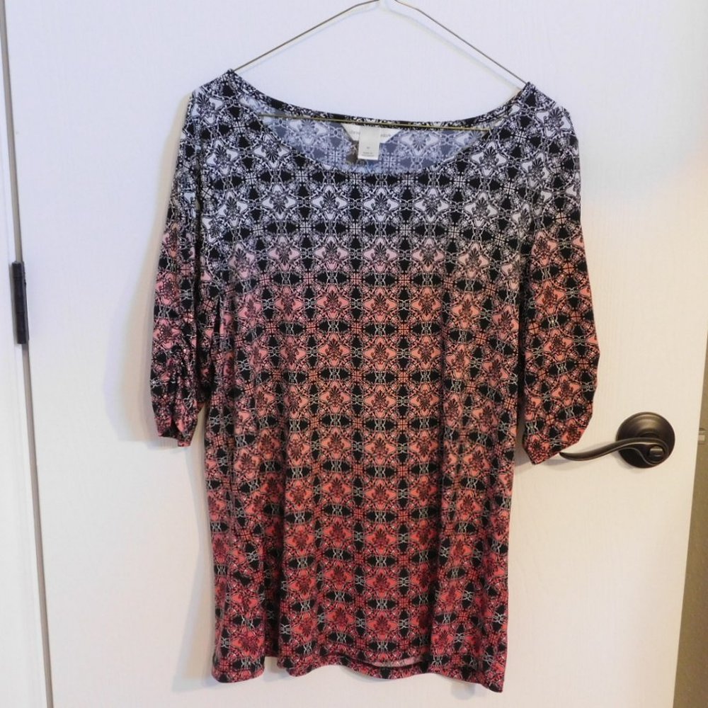 Women's medium top black pink to red ombre Short sleeve w/ Ruching Medium EUC
